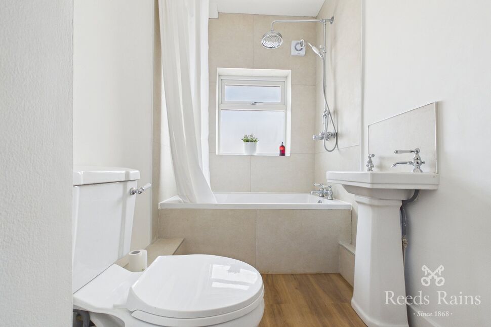 Family Bathroom WC
