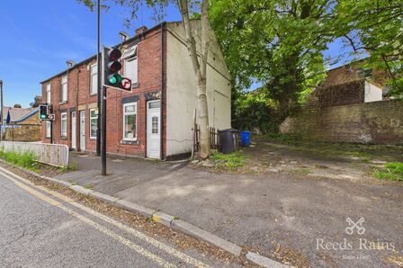 2 bedroom End Terrace House to rent