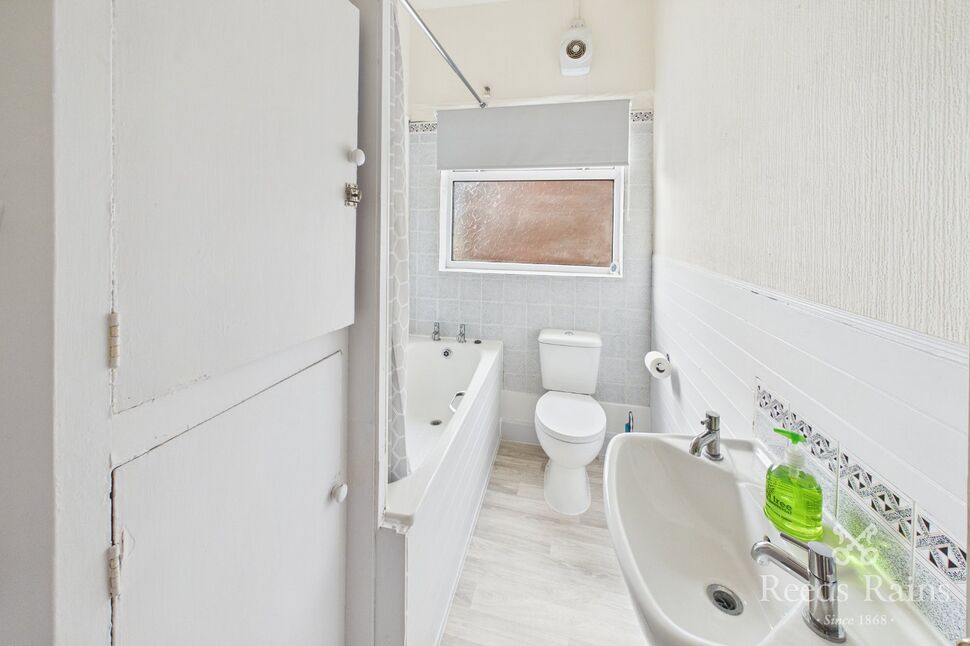 Family Bathroom WC