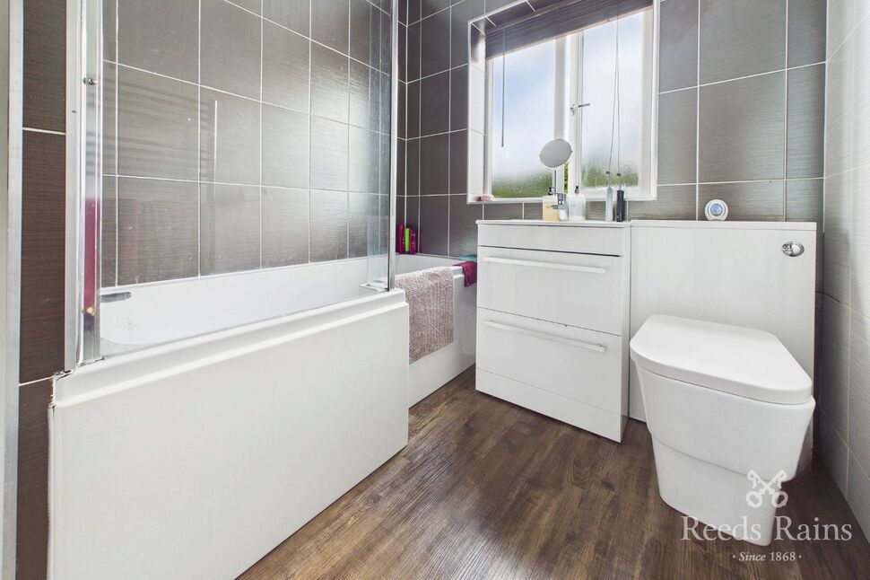 Family Bathroom WC
