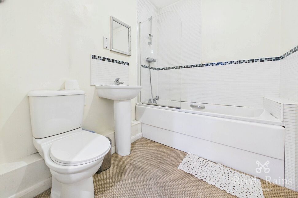 Family Bathroom WC