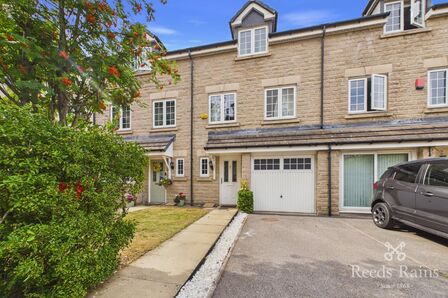 3 bedroom Mid Terrace House for sale
