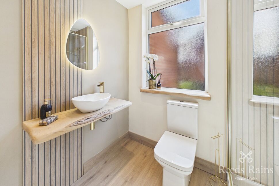 Family Bathroom WC