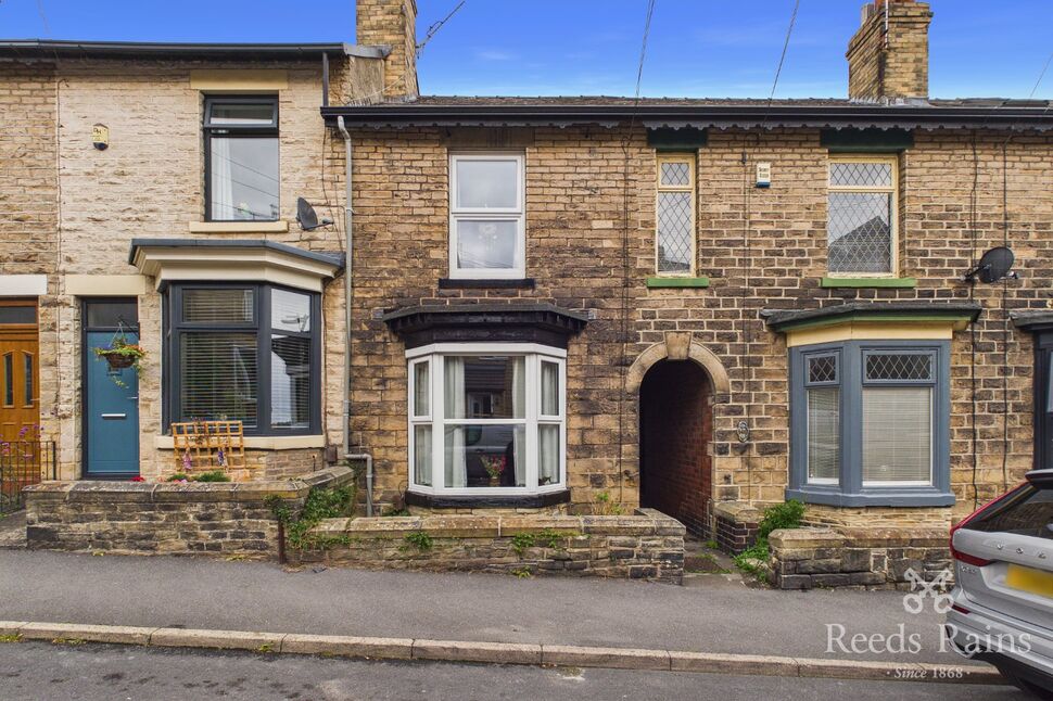 3 bedroom Mid Terrace House for sale