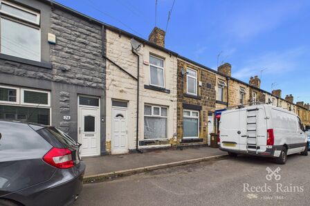 3 bedroom Mid Terrace House for sale