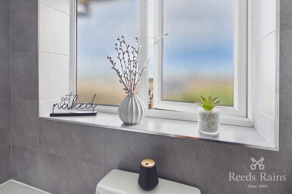 Family Bathroom WC
