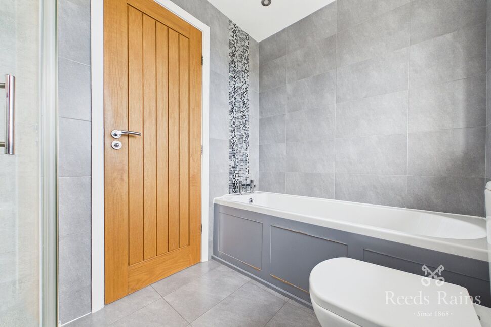 Family Bathroom WC