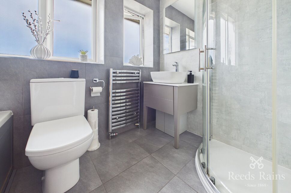 Family Bathroom WC