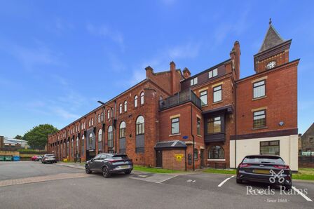 2 bedroom Flat for sale