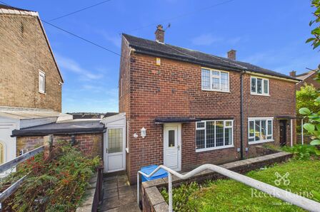 Wellgreen Road, 2 bedroom Semi Detached House to rent, &pound;1,000 pcm