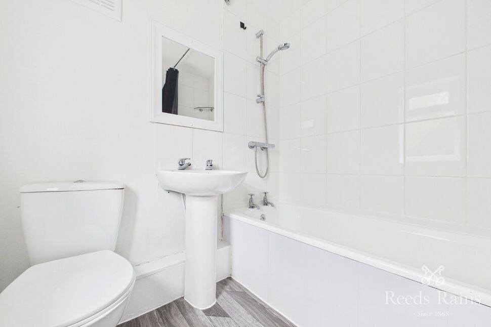 Family Bathroom WC