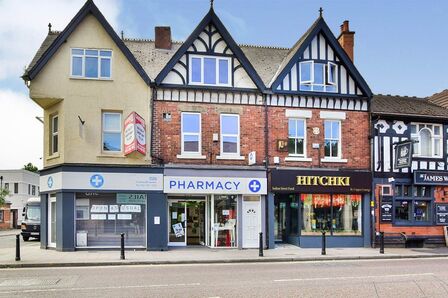 High Street, 1 bedroom  Flat to rent, £800 pcm
