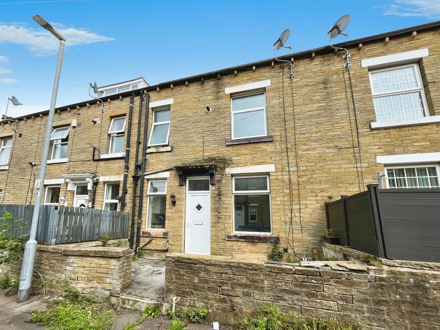 Main image of 2 bedroom Mid Terrace House to rent, Naylor Street, Halifax, West Yorkshire, HX1