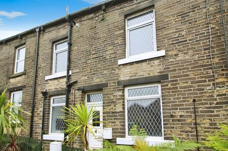 2 bedroom Mid Terrace House to rent