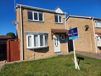 Howdale Road, 4 bedroom Detached House to rent, £975 pcm