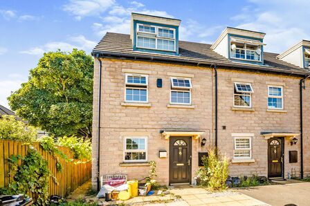 Marlington Drive, 3 bedroom End Terrace House to rent, £1,050 pcm