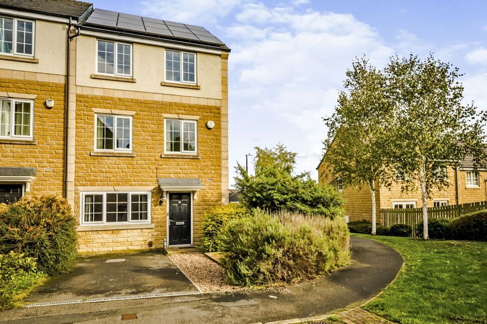 Main image of 4 bedroom End Terrace House to rent, Britannia Crescent, Huddersfield, West Yorkshire, HD2