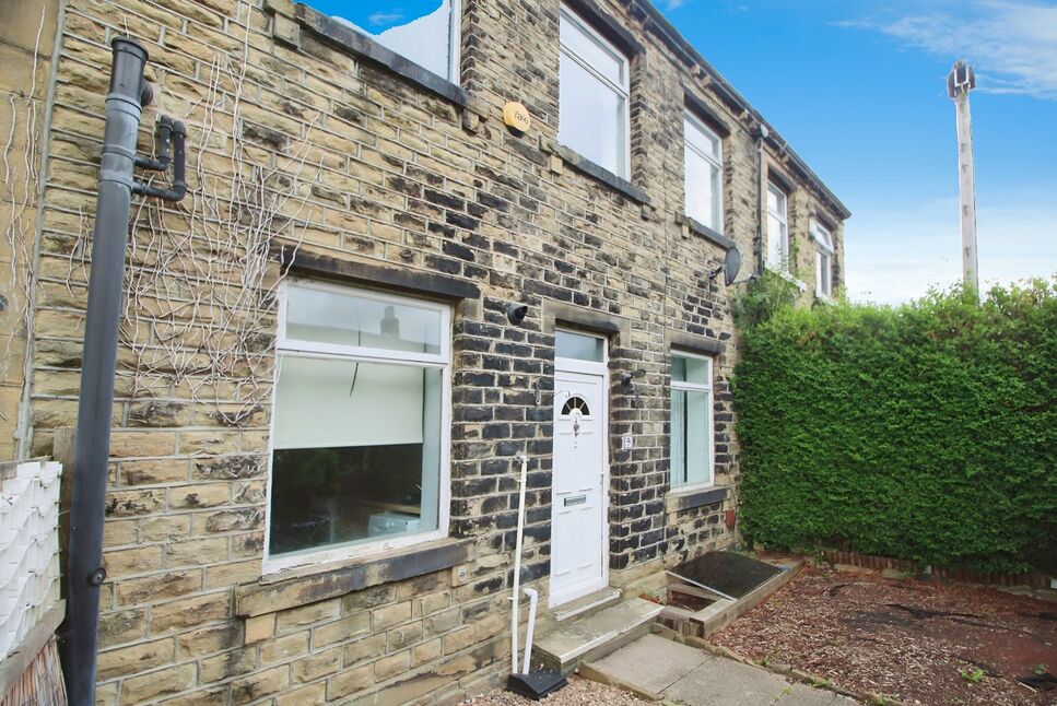 Main image of 1 bedroom Mid Terrace House for sale, Stile Common Road, Primrose Hill, Huddersfield, West Yorkshire, HD4