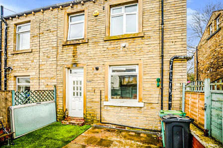 Lea Head, 2 bedroom End Terrace House to rent, £650 pcm