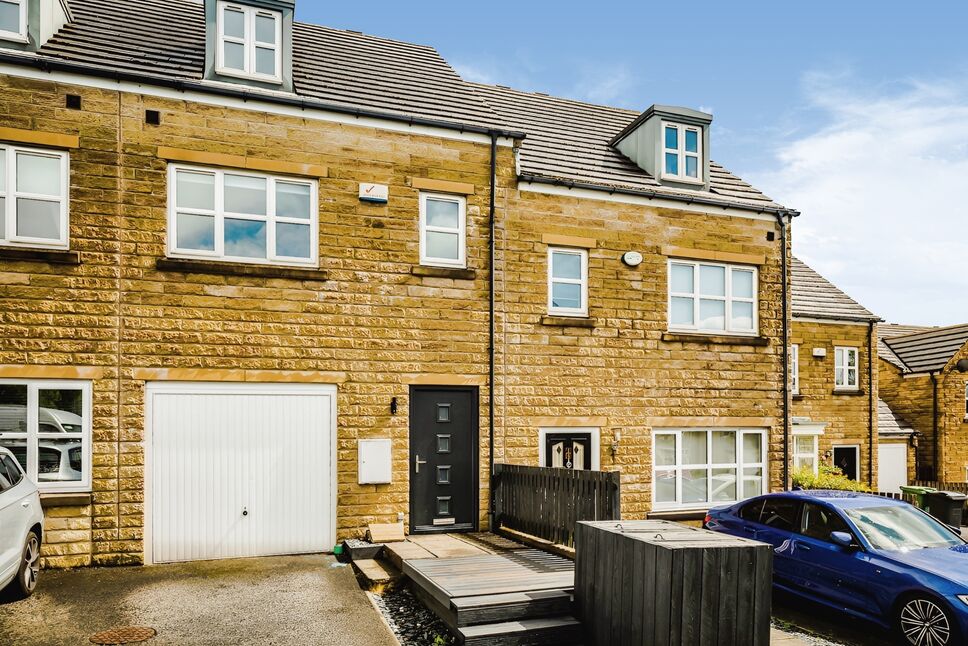 Main image of 3 bedroom Mid Terrace House to rent, Honey Hall Ing, Huddersfield, West Yorkshire, HD2