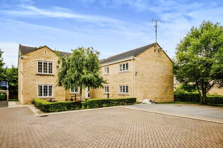 Spa Courtyard, 2 bedroom Flat to rent, &pound;760 pcm