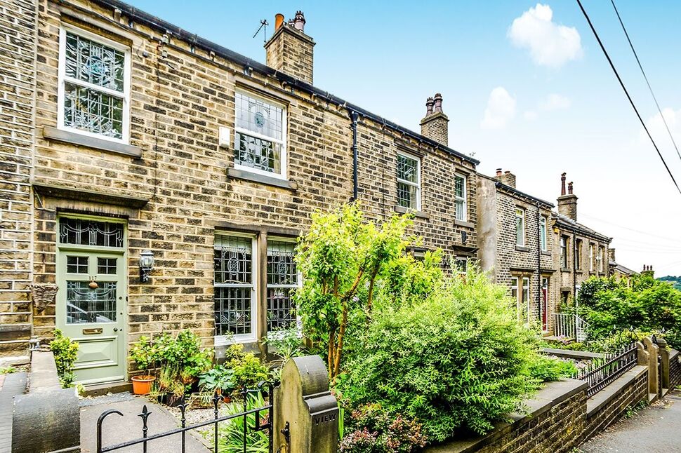 4 bedroom Mid Terrace House for sale, Luck Lane, Huddersfield, HD1 £