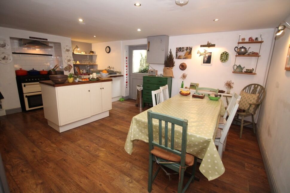 4 bedroom Mid Terrace House for sale, Luck Lane, Huddersfield, HD1 £