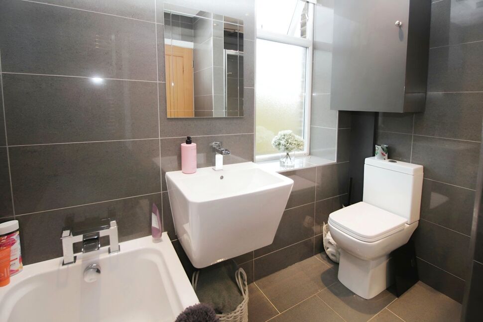 2 bedroom Mid Terrace House for sale, Taylor Hill Road, Taylor Hill