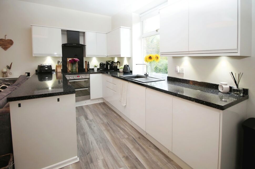 2 bedroom Mid Terrace House for sale, Taylor Hill Road, Taylor Hill