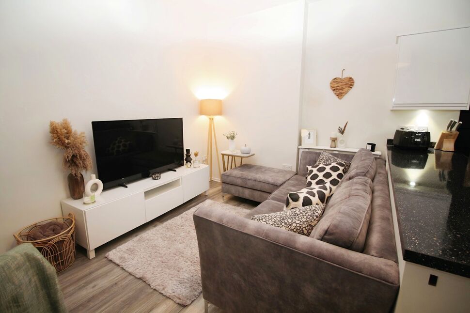 2 bedroom Mid Terrace House for sale, Taylor Hill Road, Taylor Hill