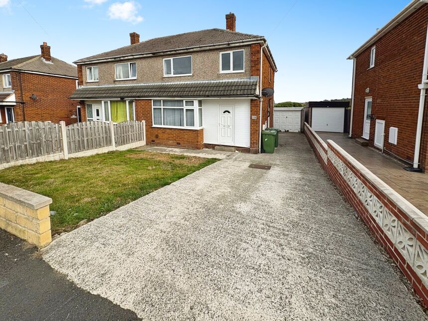 Main image of 3 bedroom Semi Detached House to rent, Coniston Avenue, Huddersfield, West Yorkshire, HD5