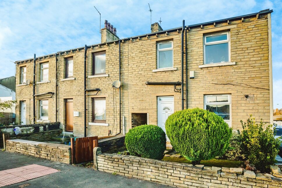 3 bedroom End Terrace House for sale, Leeds Road, Huddersfield, HD1 £