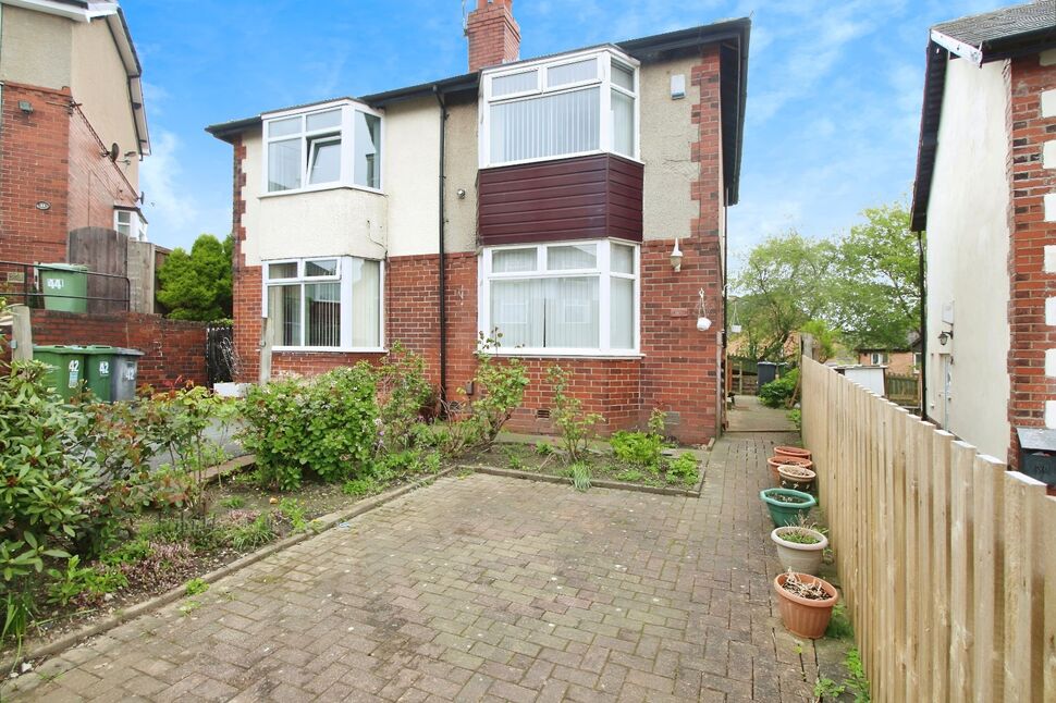 Main image of 2 bedroom Semi Detached House for sale, Woodhouse Grove, Fartown, Huddersfield, West Yorkshire, HD2