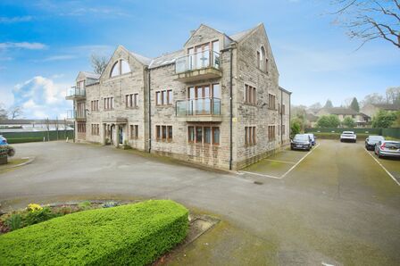 Birkby Road, 2 bedroom  Flat for sale, £160,000