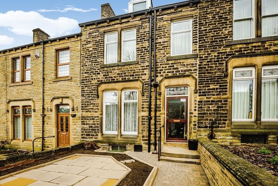 3 bedroom Mid Terrace House for sale, Storths Road, Birkby, Huddersfield, HD2 £140,000