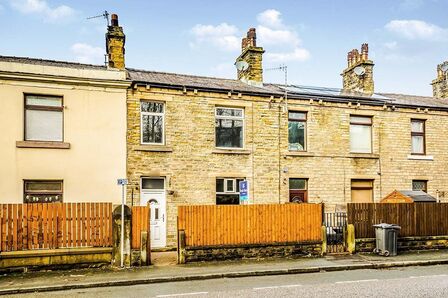 Manchester Road, 2 bedroom Mid Terrace House for sale, £87,500
