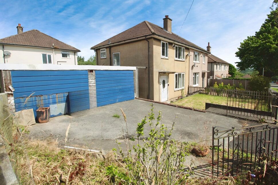 Main image of 3 bedroom Semi Detached House for sale, Southfield Road, Almondbury, Huddersfield, West Yorkshire, HD5