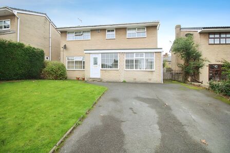 Wentworth Court, Rastrick, 4 bedroom Detached House for sale, £400,000