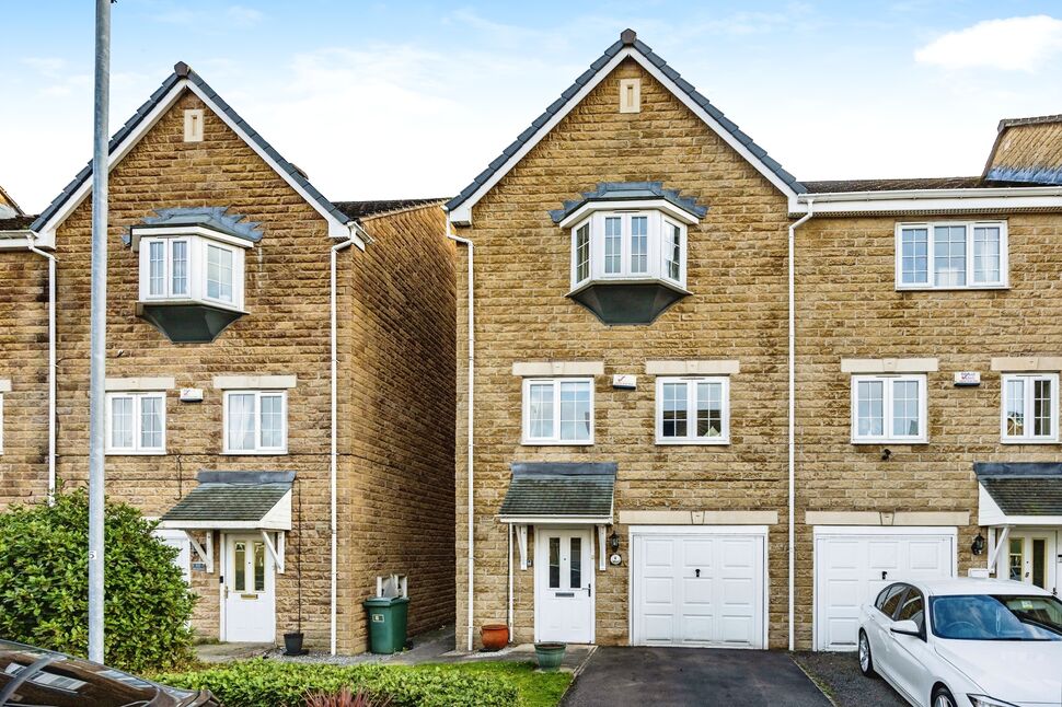 Main image of 4 bedroom End Terrace House for sale, Wood View, Huddersfield, West Yorkshire, HD2