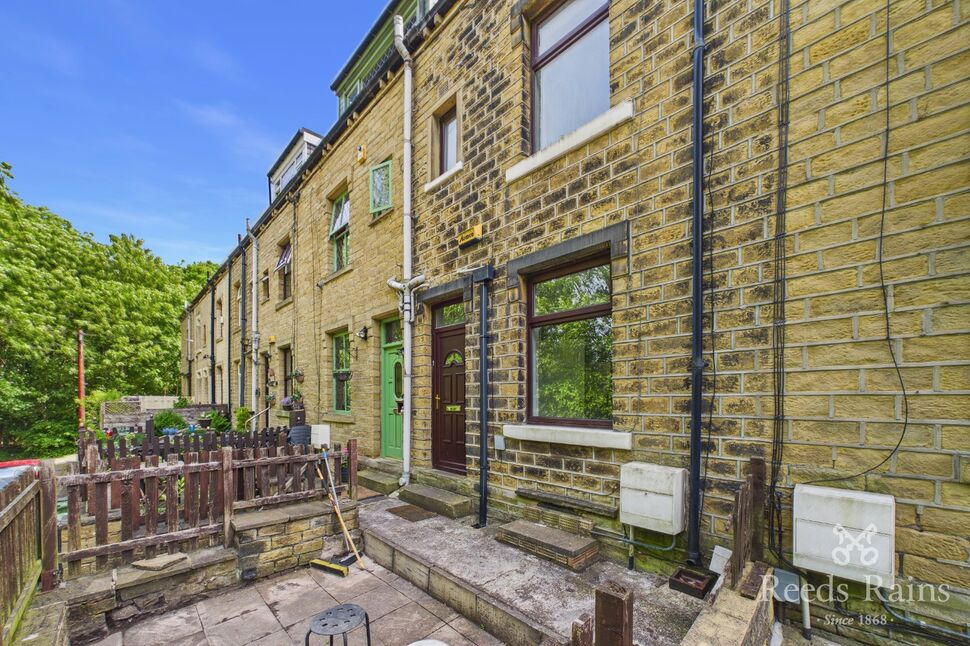 Main image of 3 bedroom Mid Terrace House to rent, Wood Terrace, Huddersfield, West Yorkshire, HD4