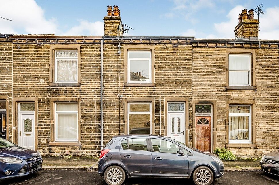 Main image of 2 bedroom Mid Terrace House to rent, Lyndhurst Road, Huddersfield, West Yorkshire, HD3