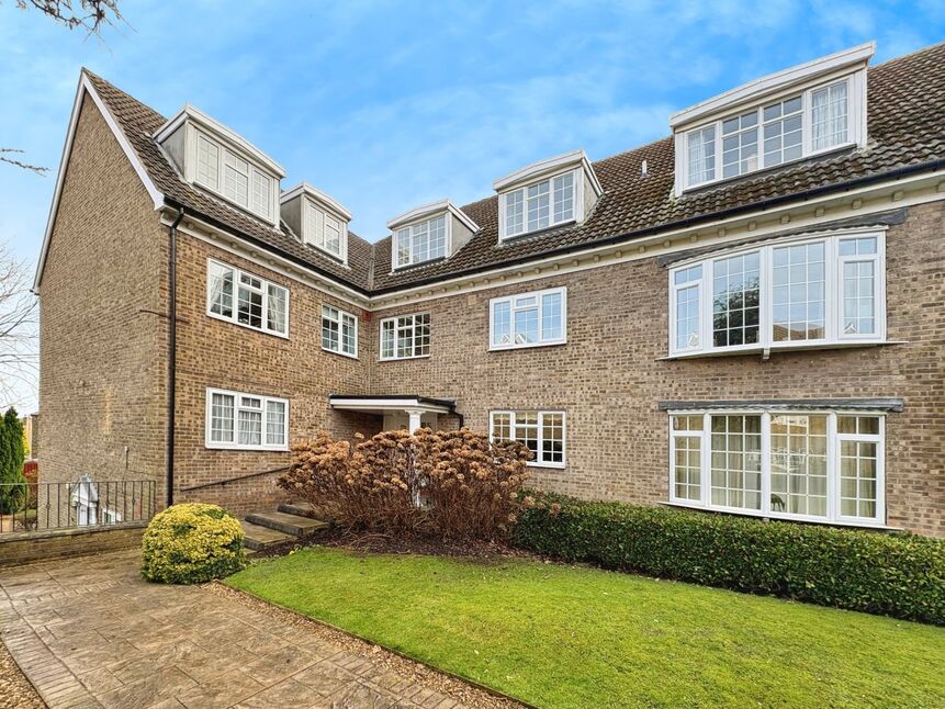 Main image of 2 bedroom  Flat for sale, Arncliffe Court, Croft House Lane, Marsh, West Yorkshire, HD1