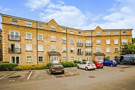 2 bedroom  Flat for sale