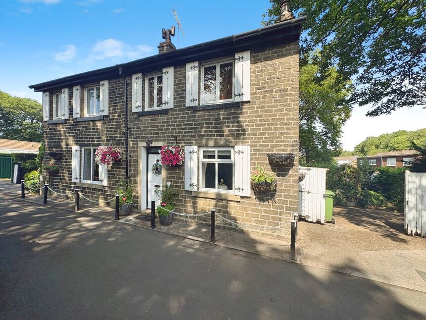 Main image of 4 bedroom Detached Property for sale, Fair Lea Road, Taylor Hill, Huddersfield, West Yorkshire, HD4