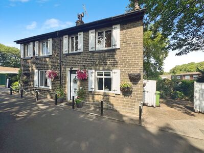 4 bedroom Detached Property for sale