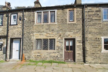2 bedroom Mid Terrace House for sale