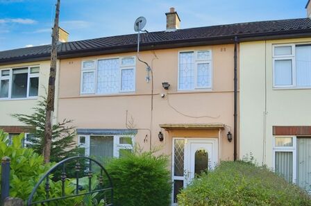 Friar Place, 3 bedroom Mid Terrace House to rent, £550 pcm