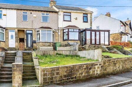 3 bedroom Mid Terrace House for sale