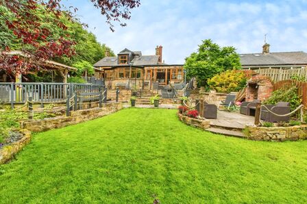 Sunny Bank Road, 4 bedroom Detached Bungalow to rent, £2,000 pcm