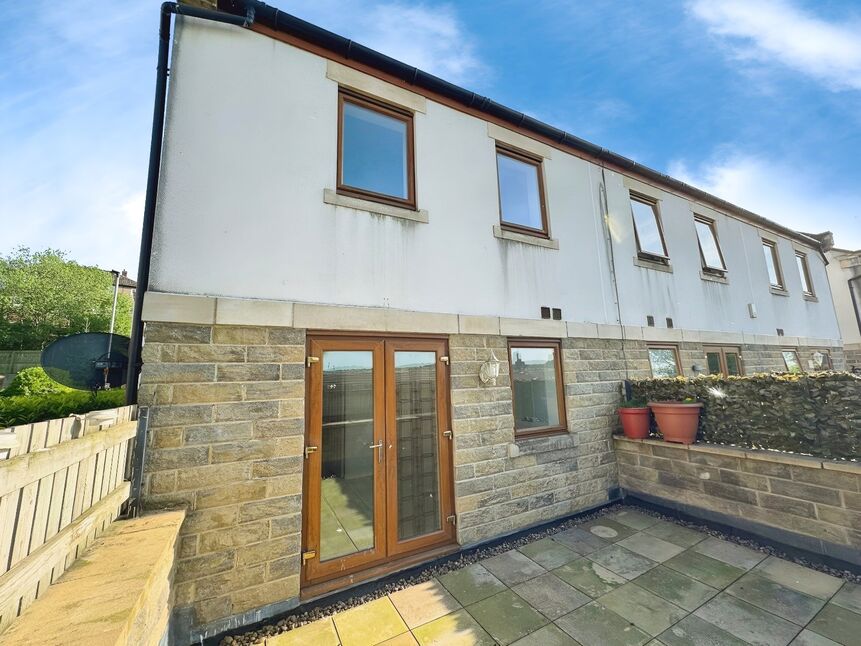 Main image of 4 bedroom End Terrace House to rent, Greenlea Court, Huddersfield, West Yorkshire, HD5